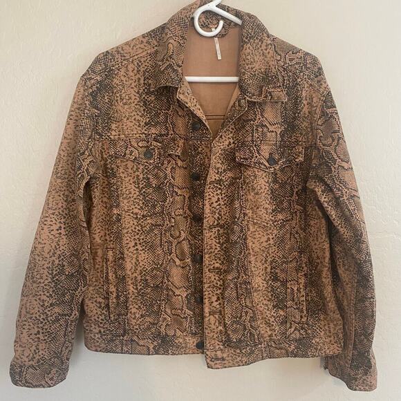 Free People Jackets & Blazers - Free People Snake Print Jean Jacket Womens Size Small Denim Reptile Fall Cotton